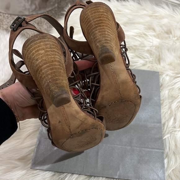 Super cute Vince camuto heels! - Picture 7 of 7